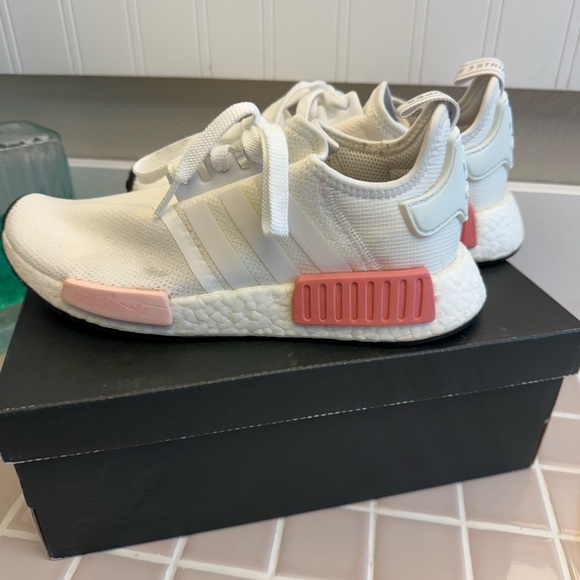 Adidas NMD Rose GOAT Authentication - Picture 5 of 6